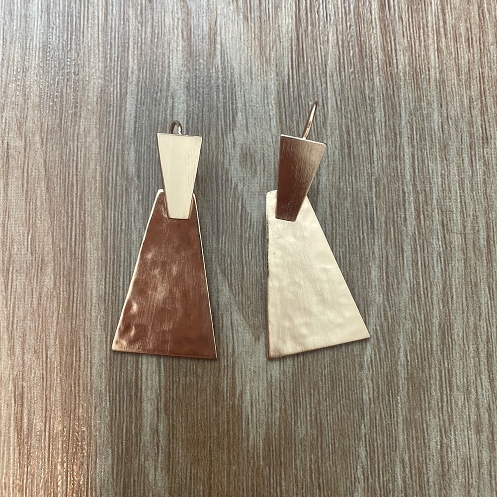 Kendra Scott rose gold dangle geometric earrings